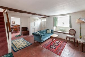 Sitting Room (1)- click for photo gallery